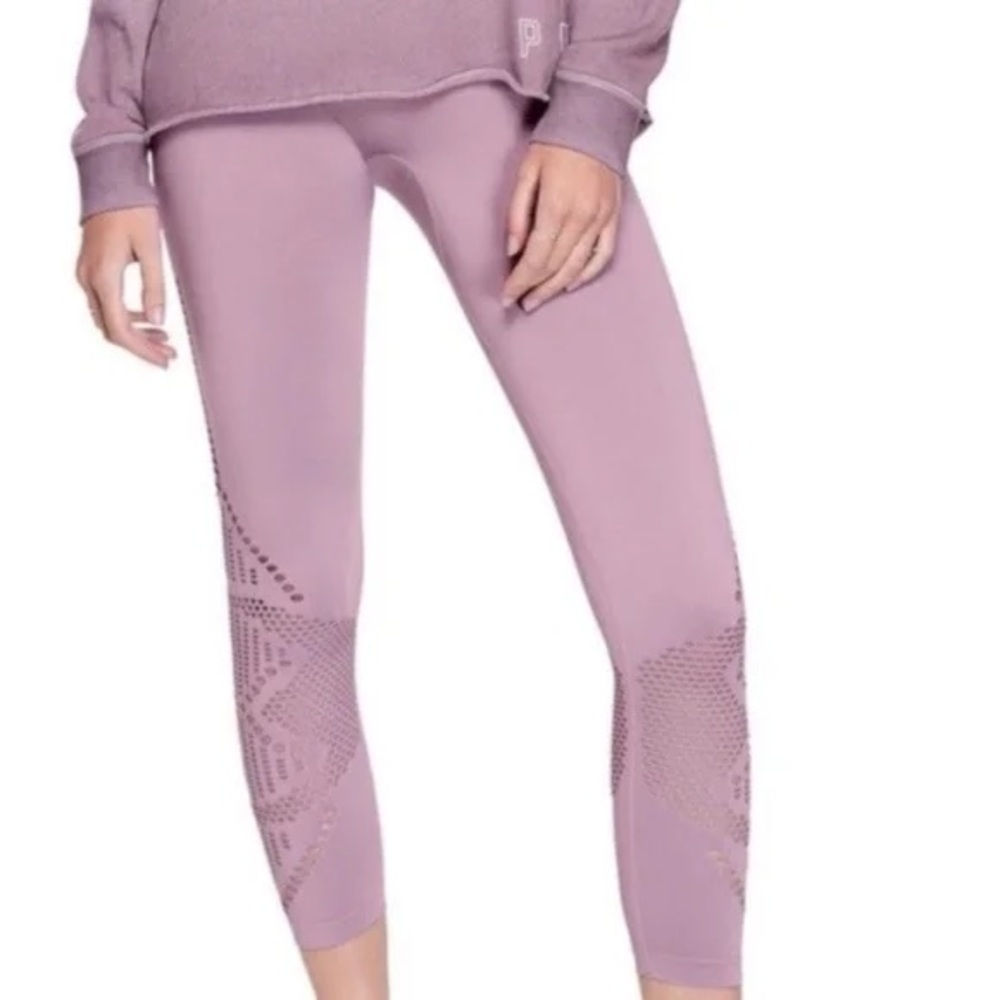Like New-Victoria’s Secret PINK Sport Seamless Seamless Leggings Small Lavender